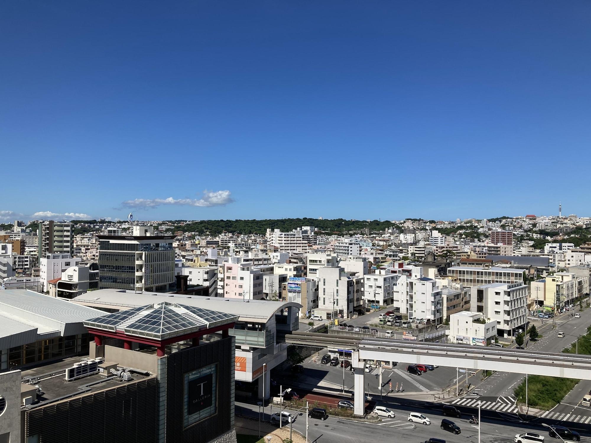 Toyoko Inn Naha Omoromachi Ekimae Exterior foto