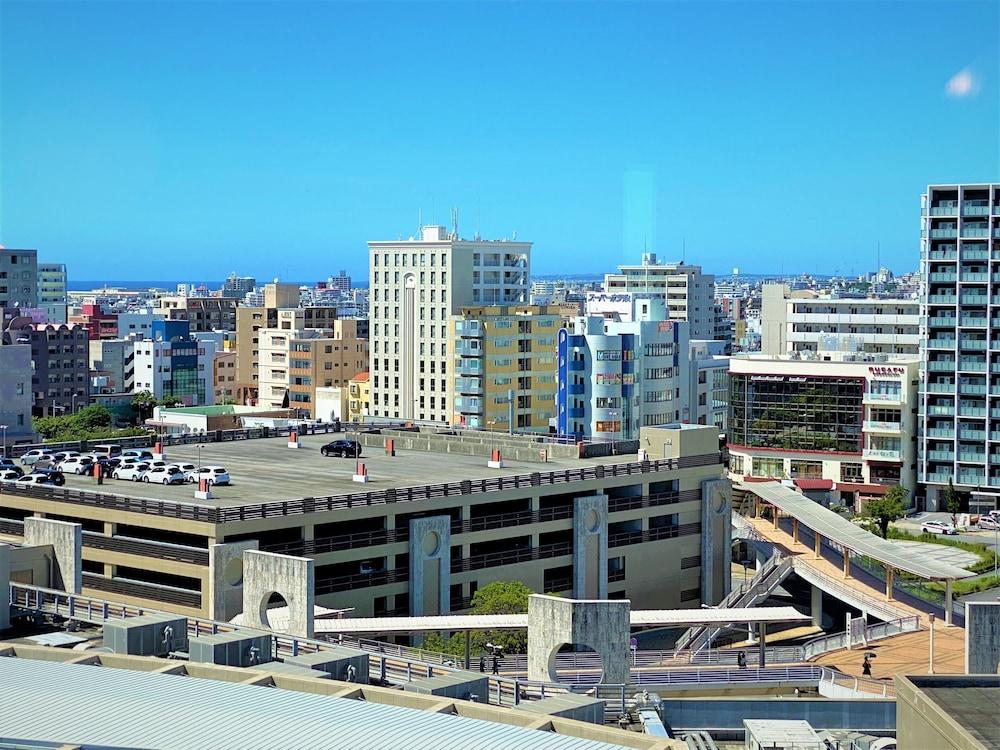 Toyoko Inn Naha Omoromachi Ekimae Exterior foto